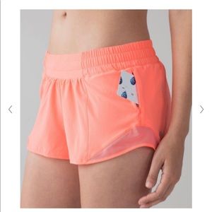 Lululemon hotty hot short 2.5” orange pop size 6